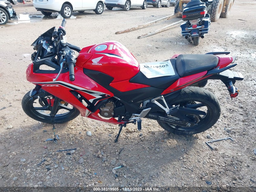 VIN MLHNC5100M5700034 2021 HONDA CBR300 R