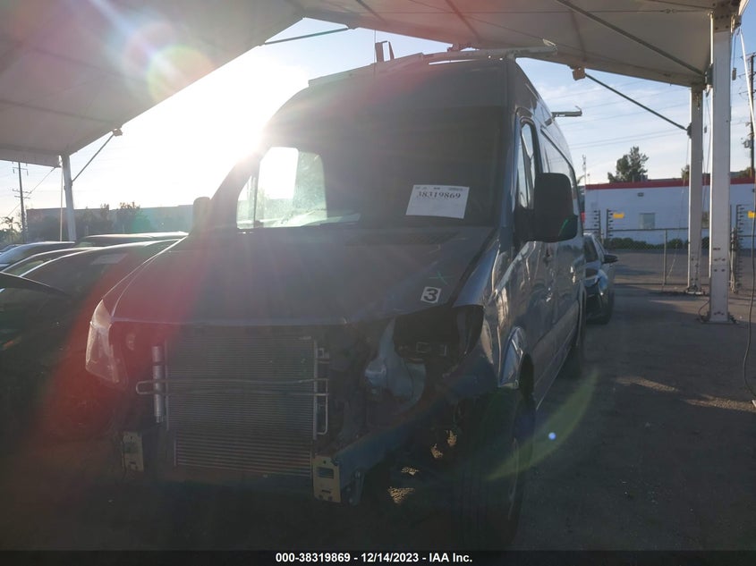 VIN WD3PE7CD3JP625051 2018 MERCEDES-BENZ SPRINTER 2500 STANDARD ROOF V6