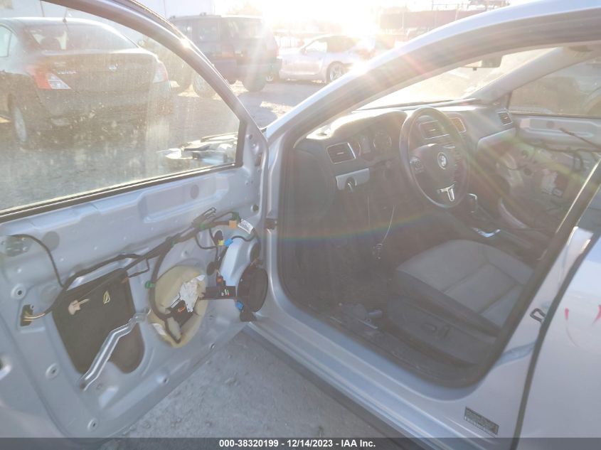 2013 VOLKSWAGEN JETTA HYBRID SEL 3VW637AJ4DM233106