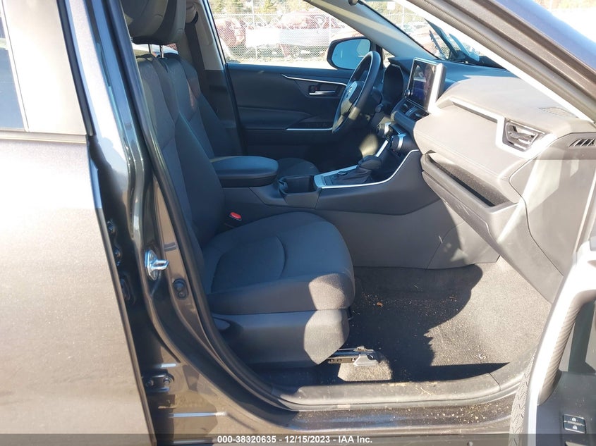 VIN 4T3RWRFV9PU109513 2023 TOYOTA RAV4 XLE HYBRID