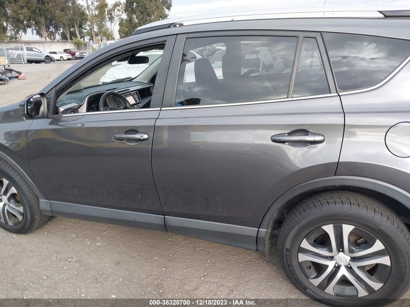 VIN JTMZFREV7HJ715975 2017 TOYOTA RAV4 LE