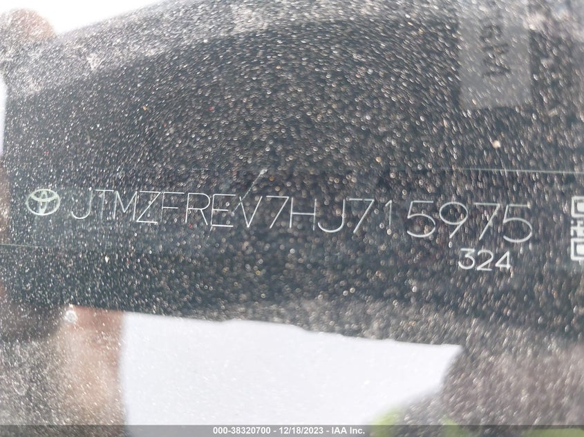 VIN JTMZFREV7HJ715975 2017 TOYOTA RAV4 LE