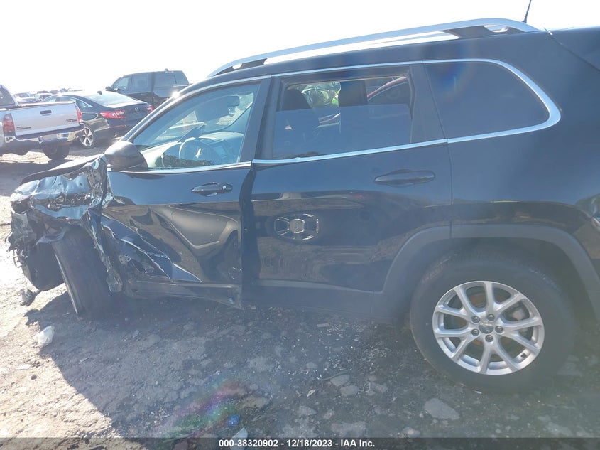 VIN 1C4PJLCBXJD524406 2018 JEEP CHEROKEE LATITUDE