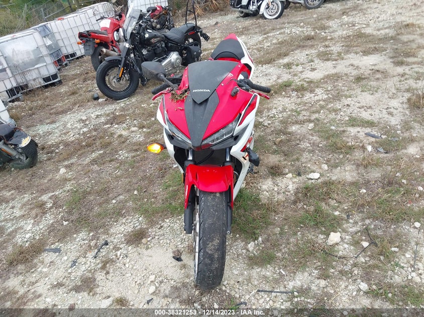 VIN MLHPC441XJ5500023 2018 HONDA CBR500 R