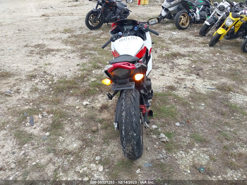 VIN MLHPC441XJ5500023 2018 HONDA CBR500 R