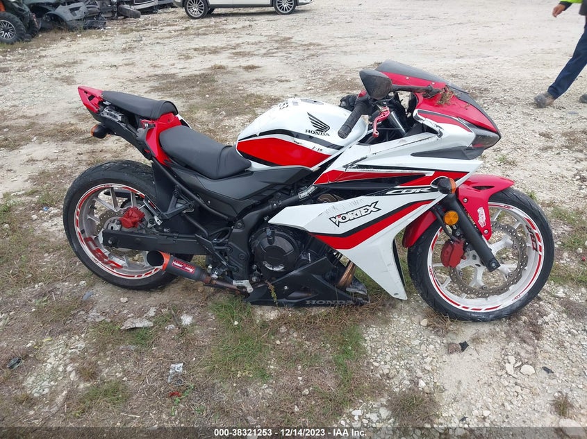 VIN MLHPC441XJ5500023 2018 HONDA CBR500 R
