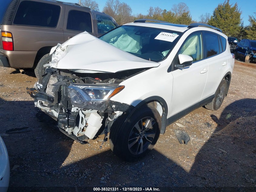 VIN JTMRFREV8JD254614 2018 TOYOTA RAV4 ADVENTURE/XLE
