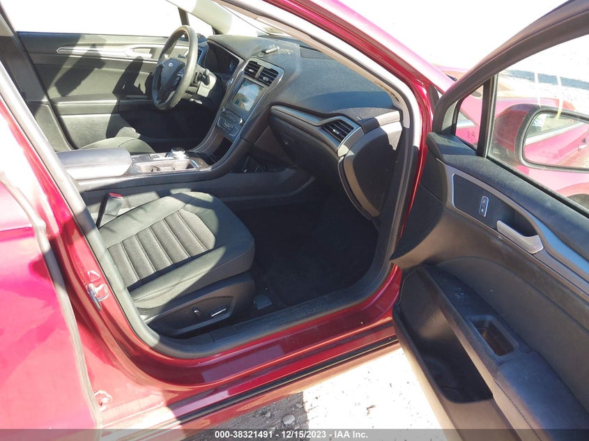 VIN 3FA6P0HD7JR179853 2018 FORD FUSION SE