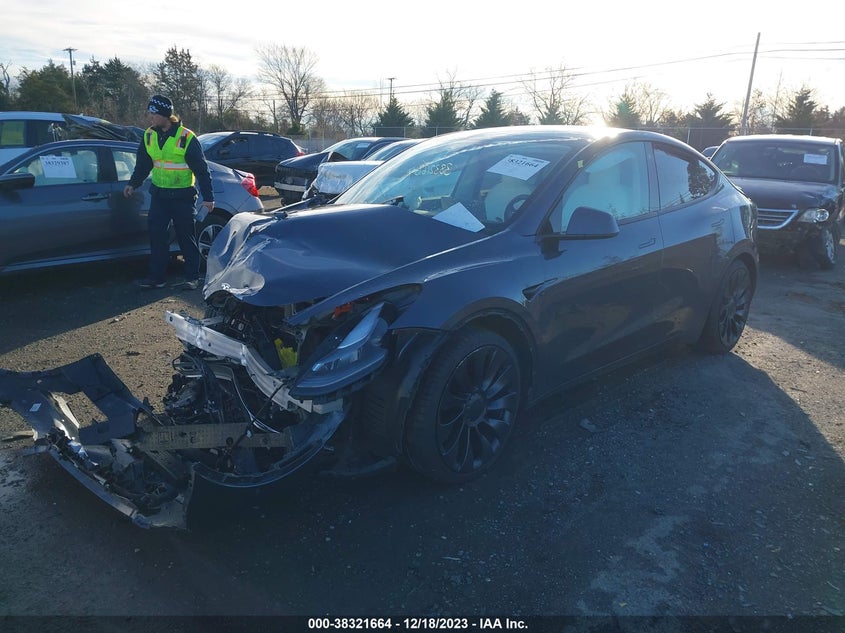 VIN 7SAYGDEF8NF461073 2022 TESLA MODEL Y