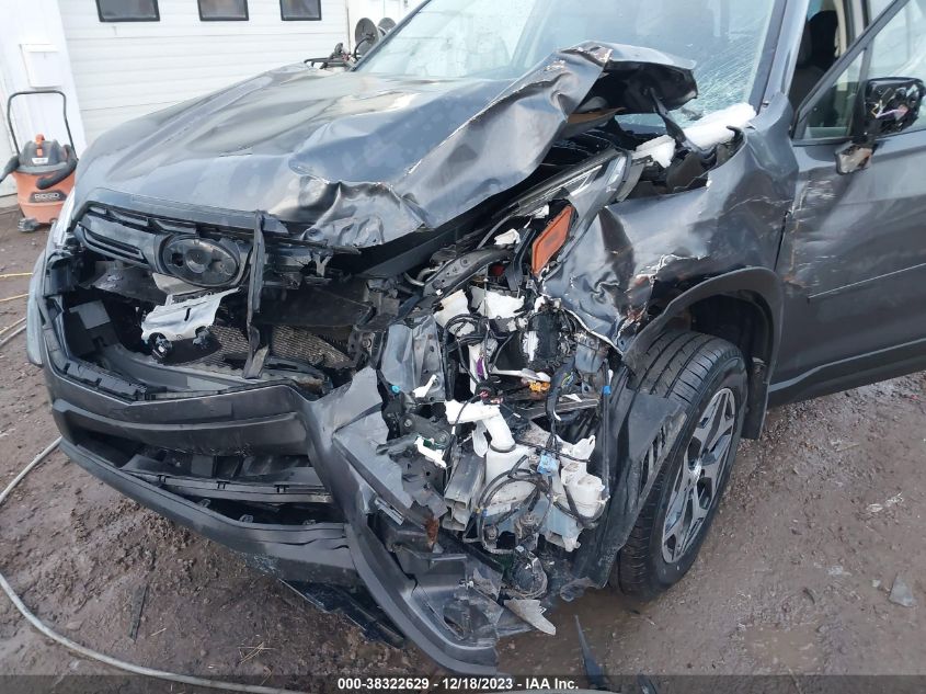 2022 SUBARU FORESTER PREMIUM - JF2SKAEC8NH426332