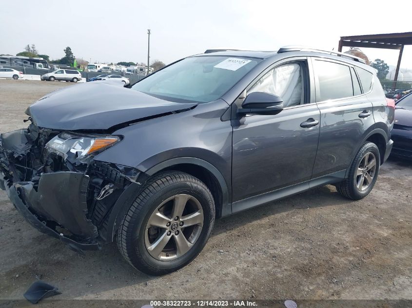 2015 TOYOTA RAV4 XLE - JTMRFREV7FD133435