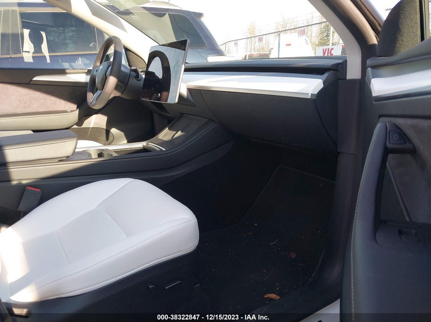 VIN 7SAYGDEE0PF850784 2023 TESLA MODEL Y