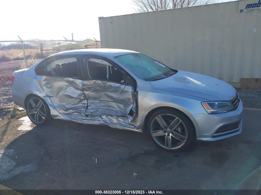 2016 VOLKSWAGEN JETTA SE - 3VWB67AJ1GM268132