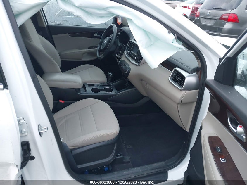 VIN 5XYPGDA5XHG190830 2017 KIA SORENTO LX/L