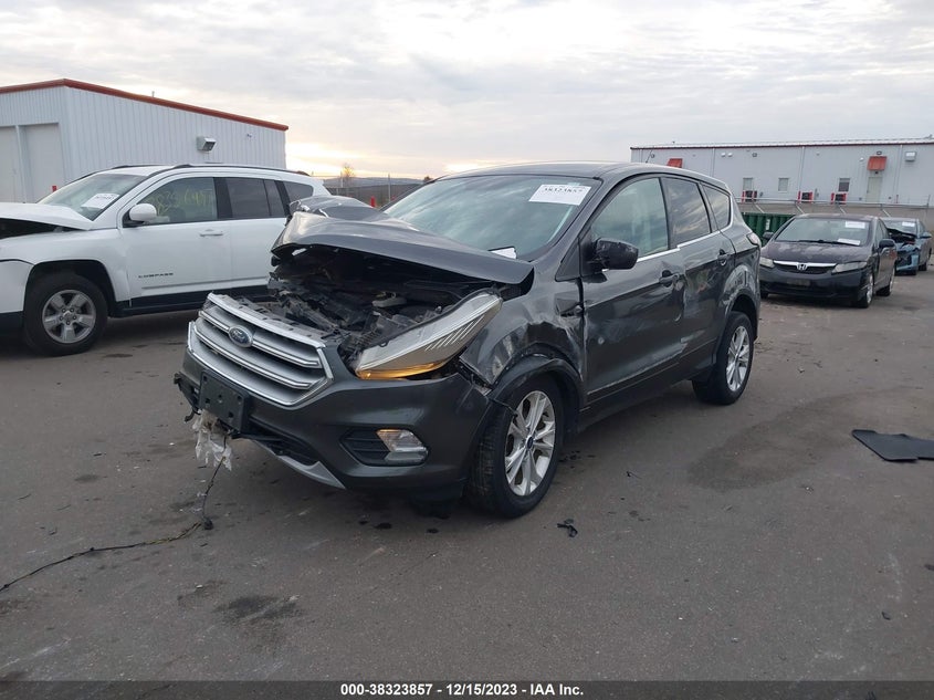 VIN 1FMCU0GD4HUD93687 2017 FORD ESCAPE SE