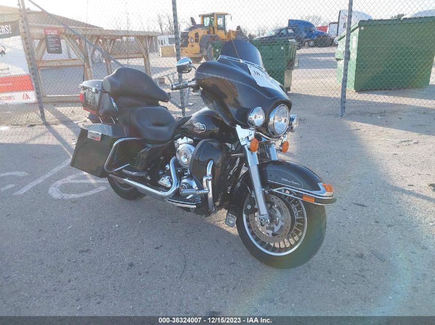 2010 HARLEY-DAVIDSON FLHTCU - 1HD1FC417AB646390