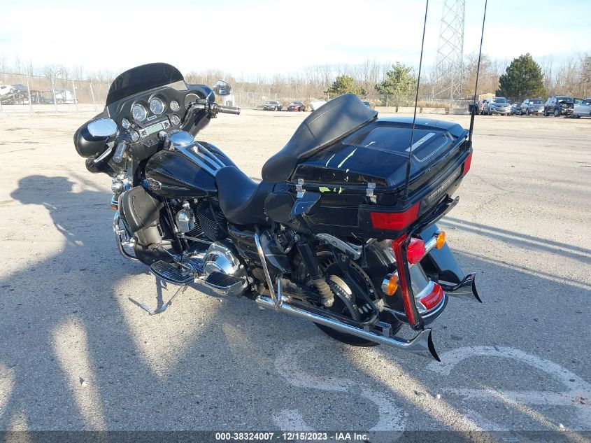 2010 HARLEY-DAVIDSON FLHTCU - 1HD1FC417AB646390