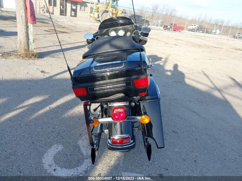 2010 HARLEY-DAVIDSON FLHTCU - 1HD1FC417AB646390