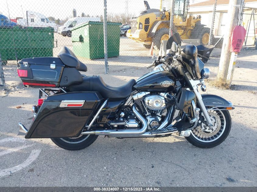 2010 HARLEY-DAVIDSON FLHTCU - 1HD1FC417AB646390