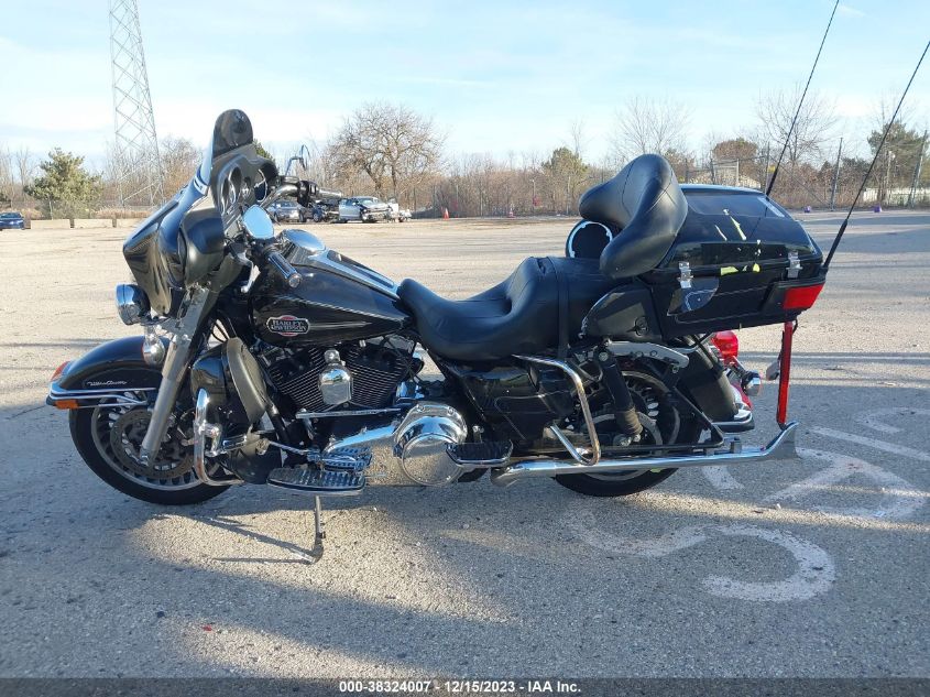 2010 HARLEY-DAVIDSON FLHTCU - 1HD1FC417AB646390