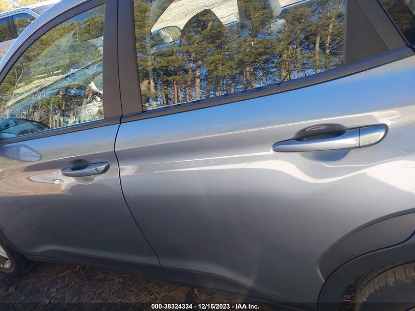 VIN KM8K12AA3MU643879 2021 HYUNDAI KONA SE