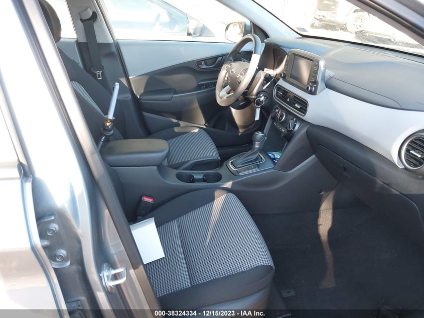 VIN KM8K12AA3MU643879 2021 HYUNDAI KONA SE