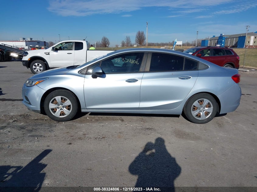 VIN 1G1BC5SM4H7250253 2017 CHEVROLET CRUZE LS AUTO