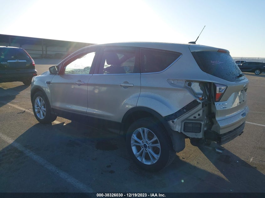 VIN 1FMCU0GD6HUB58871 2017 FORD ESCAPE SE