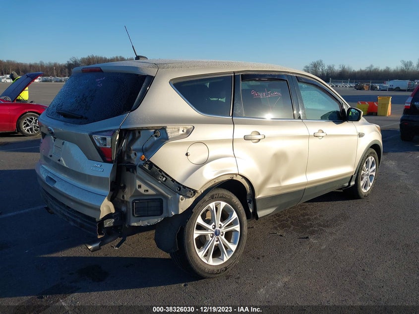 VIN 1FMCU0GD6HUB58871 2017 FORD ESCAPE SE