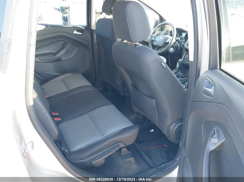 VIN 1FMCU0GD6HUB58871 2017 FORD ESCAPE SE