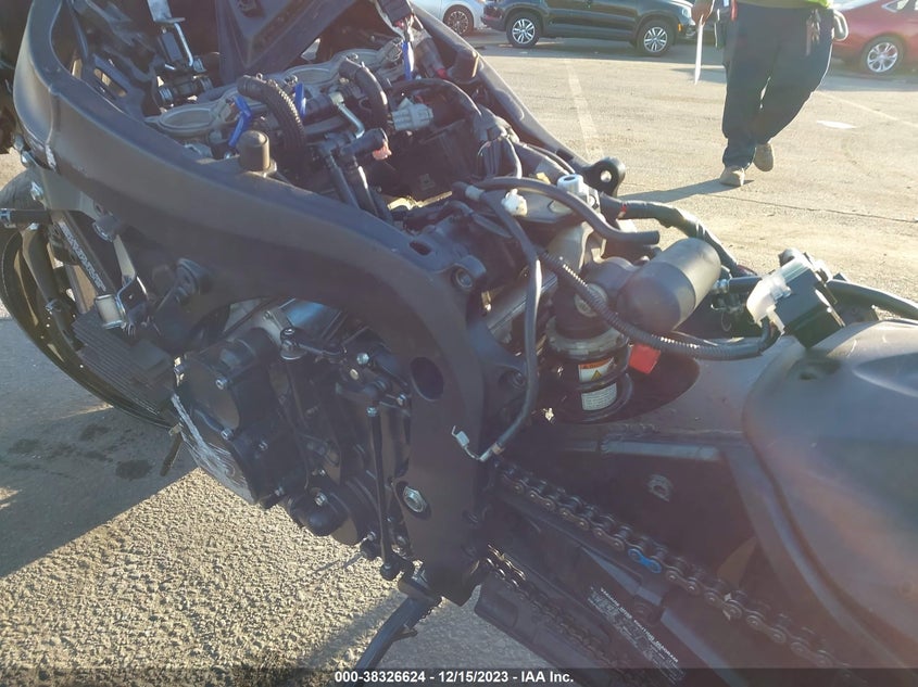VIN JS1GN7FA2H2100765 2017 SUZUKI GSX-R600