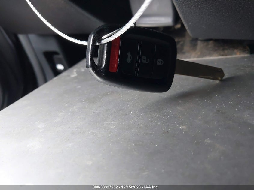 VIN 19XFC2F66KE005402 2019 HONDA CIVIC LX