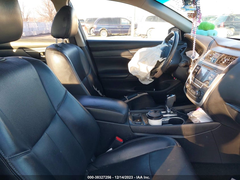2017 NISSAN ALTIMA VIN: 1N4AL3AP3HC197450