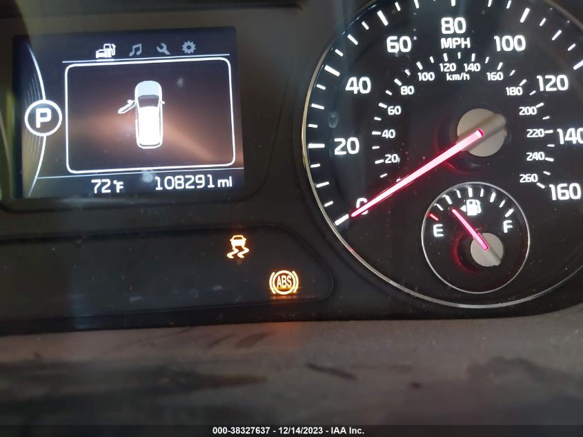 2016 KIA SORENTO 2.4L LX - 5XYPG4A38GG119817
