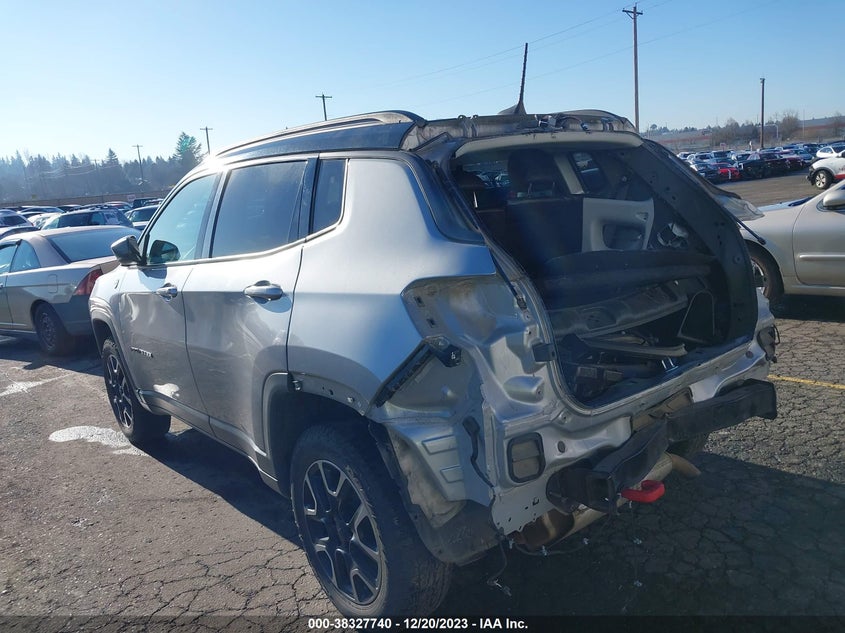 VIN 3C4NJDDB8KT669015 2019 JEEP COMPASS TRAILHAWK 4X4