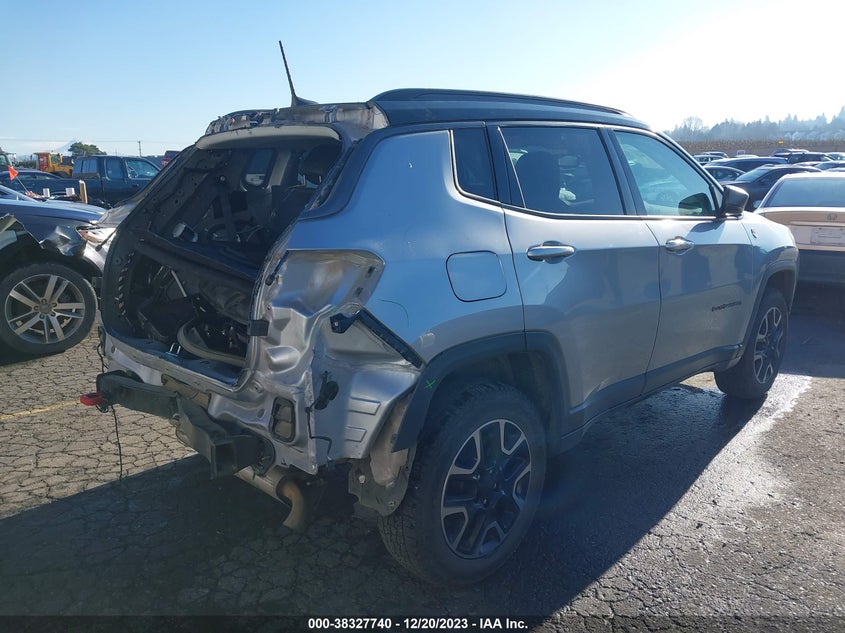 VIN 3C4NJDDB8KT669015 2019 JEEP COMPASS TRAILHAWK 4X4