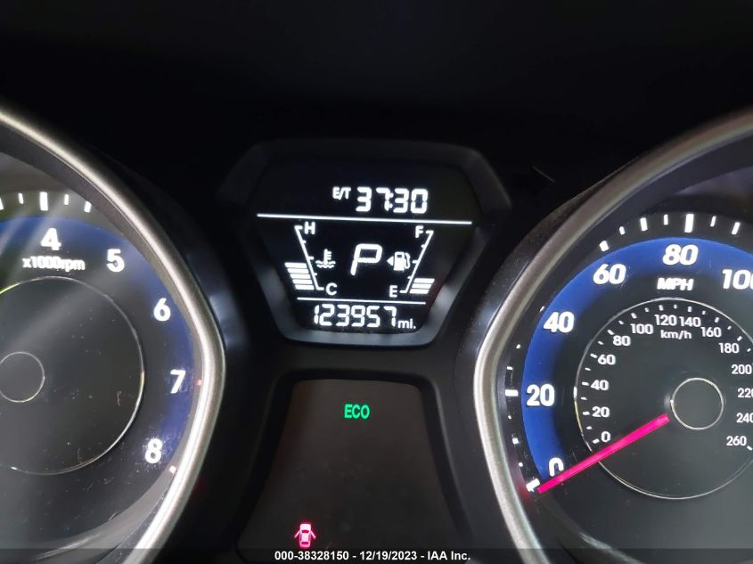 2014 HYUNDAI ELANTRA SE - 5NPDH4AE5EH476282