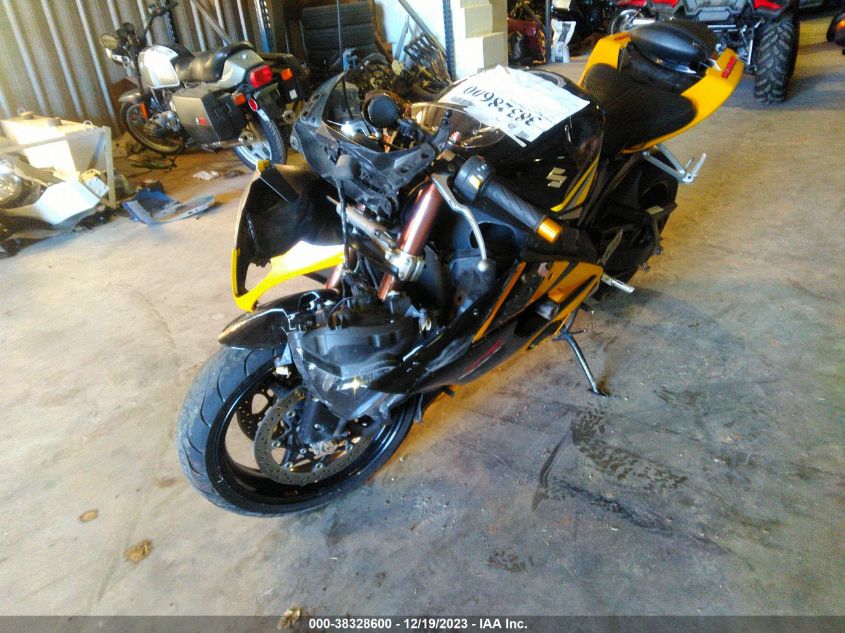2005 SUZUKI GSX-R1000 - JS1GT76A252107829