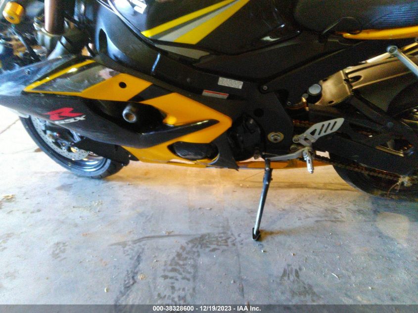 2005 SUZUKI GSX-R1000 - JS1GT76A252107829