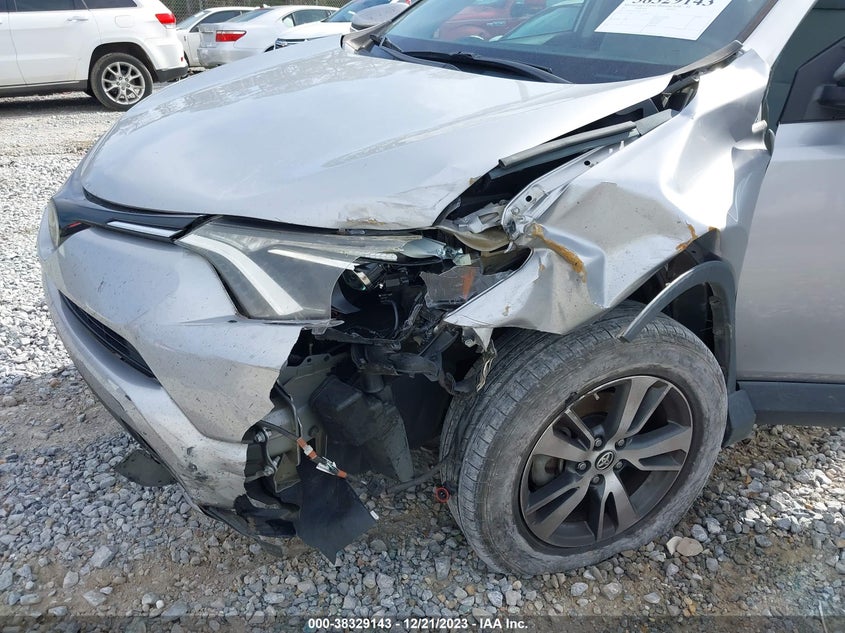 VIN 2T3WFREV1HW353419 2017 TOYOTA RAV4 XLE