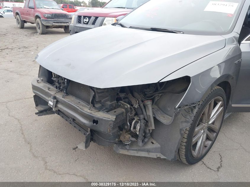 2017 VOLKSWAGEN PASSAT 1.8T R-LINE - 1VWDT7A39HC060893