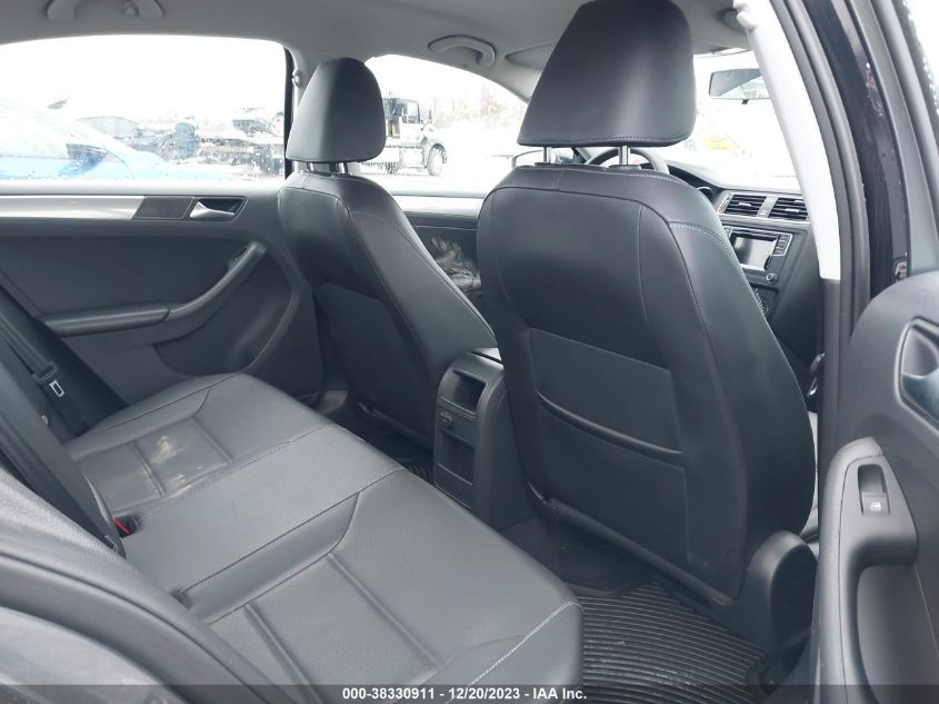 2018 VOLKSWAGEN JETTA SE/WOLFSBURG - 3VWDB7AJ1JM237801