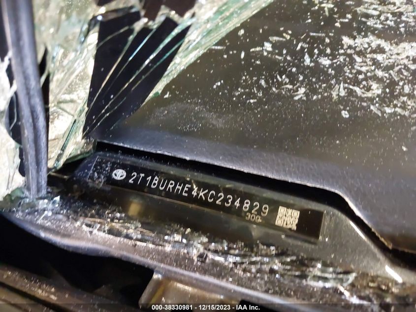 2019 TOYOTA COROLLA SE - 2T1BURHE4KC234829