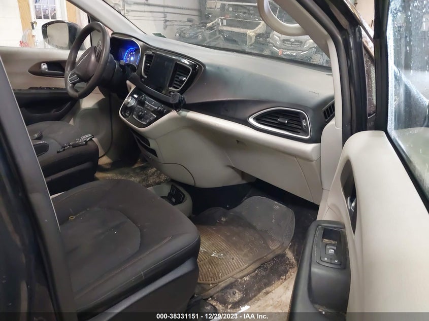 VIN 2C4RC1DG9HR512787 2017 CHRYSLER PACIFICA TOURING