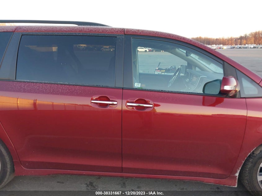 VIN 5TDYZ3DC6LS052054 2020 TOYOTA SIENNA XLE/XLE PREMIUM/LIMITED/LIMITED PREMIUM