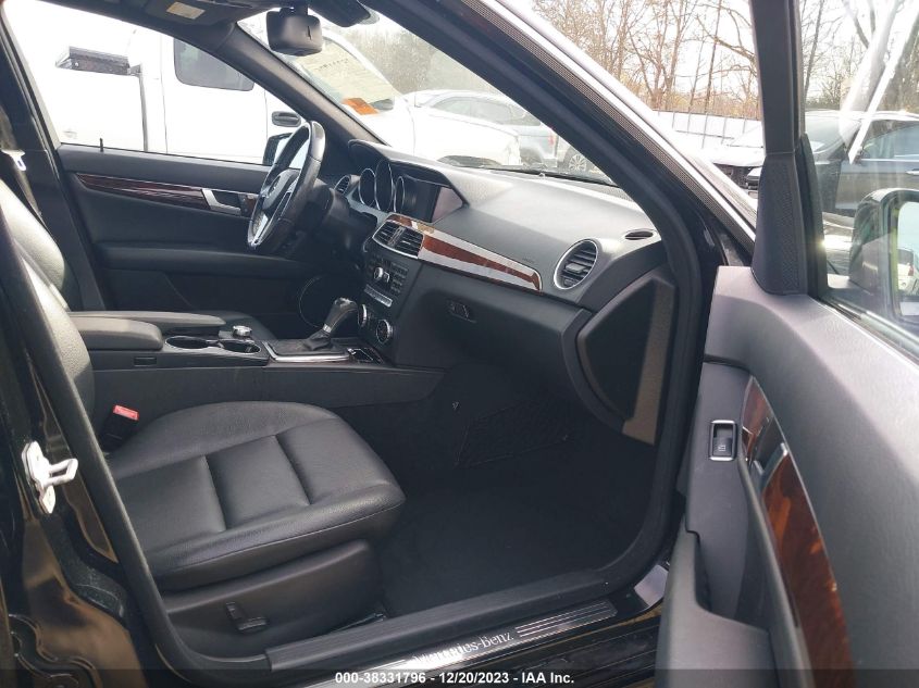 2014 MERCEDES-BENZ C 250 LUXURY/SPORT - WDDGF4HB7ER306065