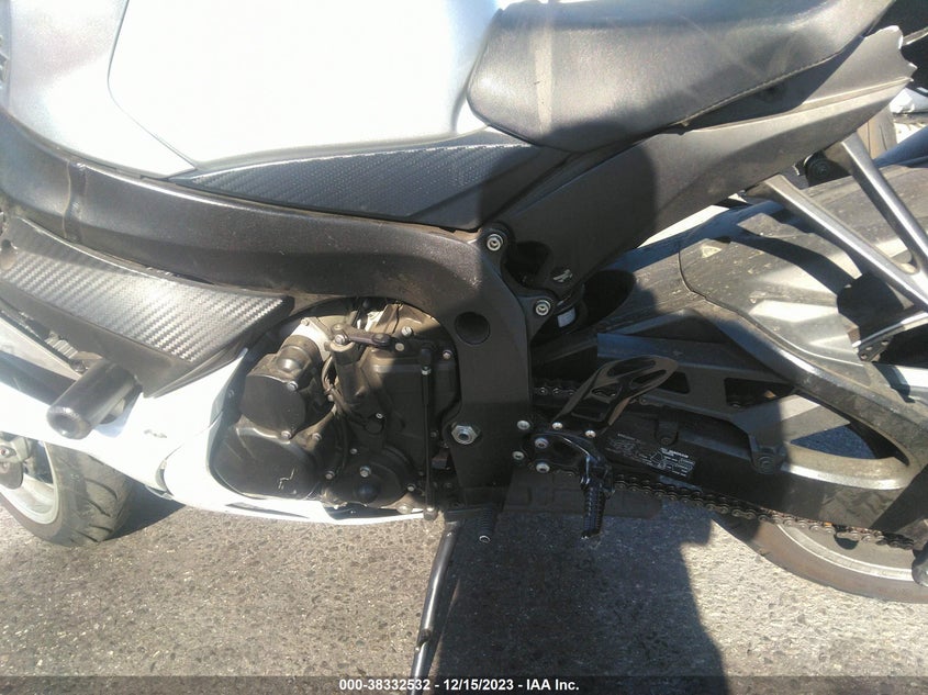 VIN JS1GN7FA5J2101057 2018 SUZUKI GSX-R600