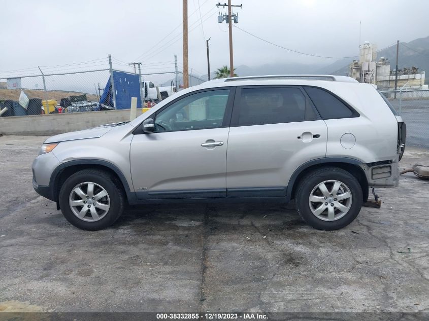 2013 KIA SORENTO LX V6 - 5XYKTDA20DG391089