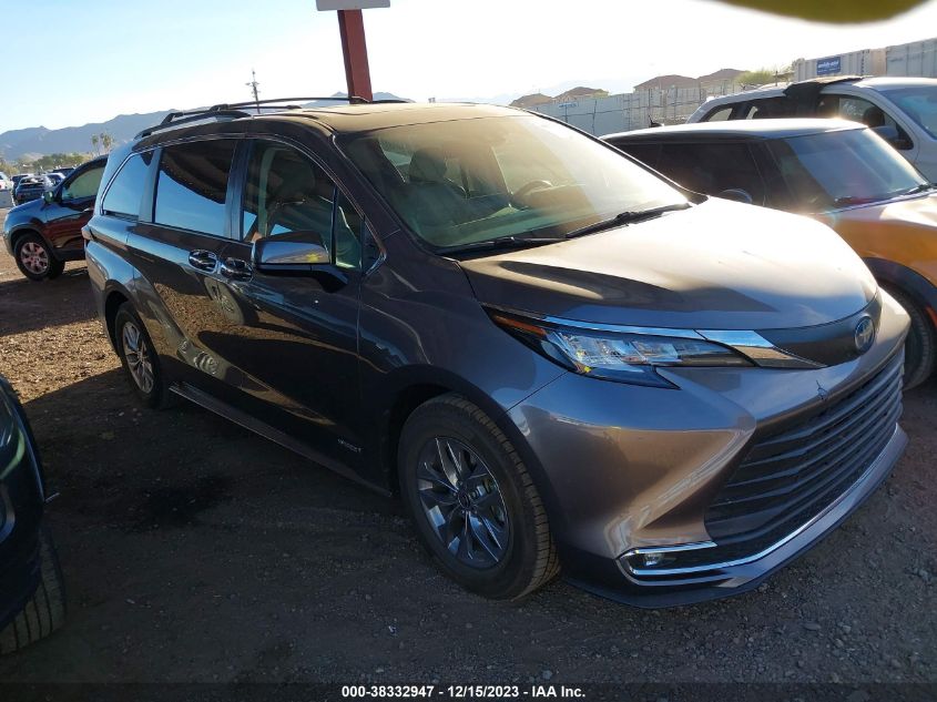 2021 TOYOTA SIENNA XLE - 5TDYRKEC4MS015563