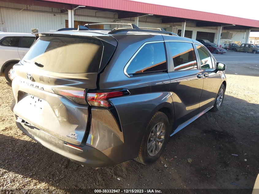 VIN 5TDYRKEC4MS015563 2021 TOYOTA SIENNA XLE